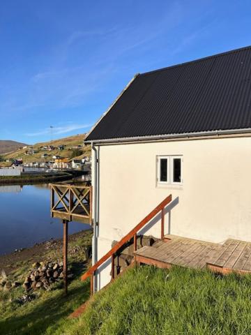 Cottage by the waterfront