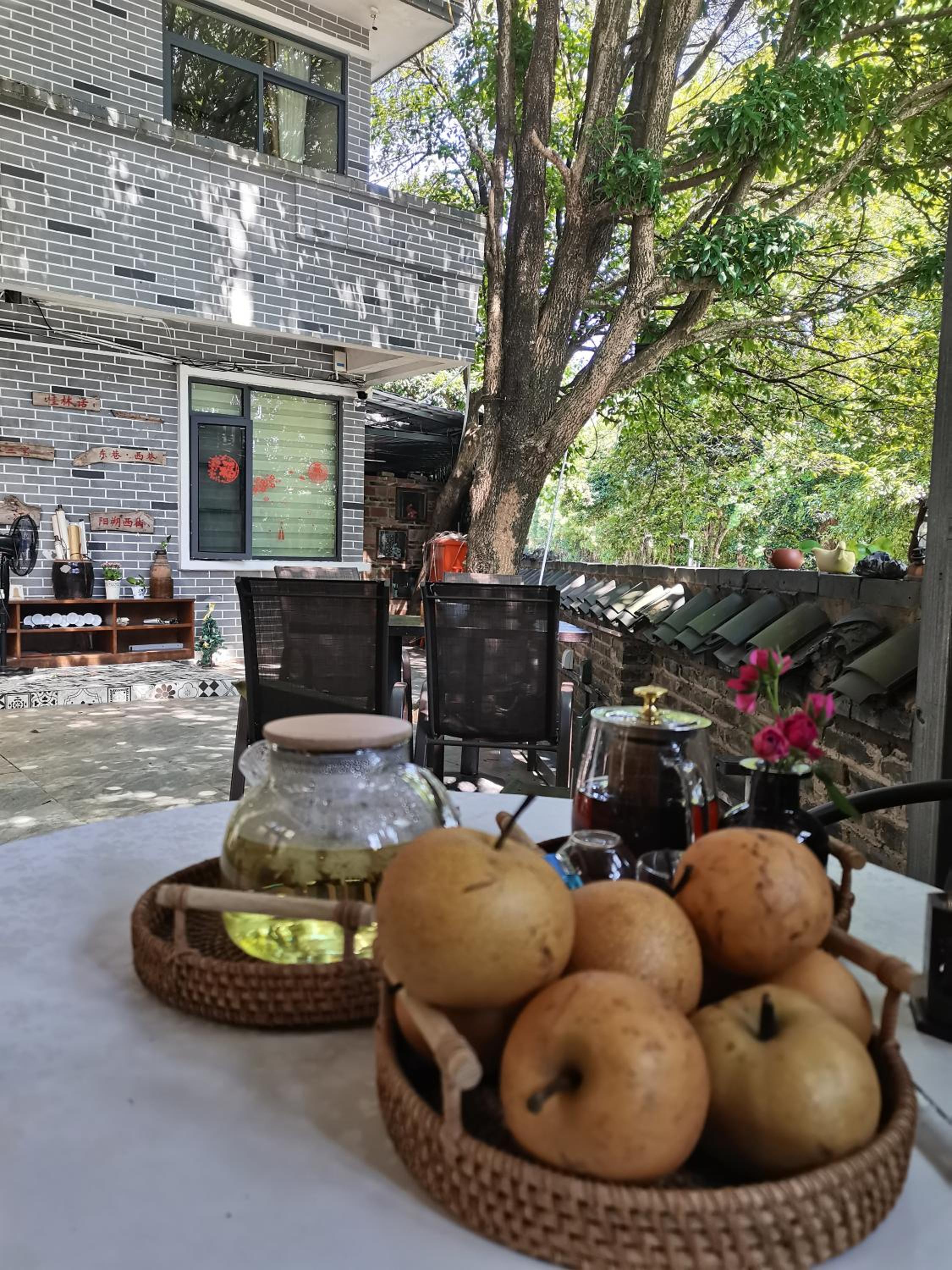 XiXi Lakeside Inn