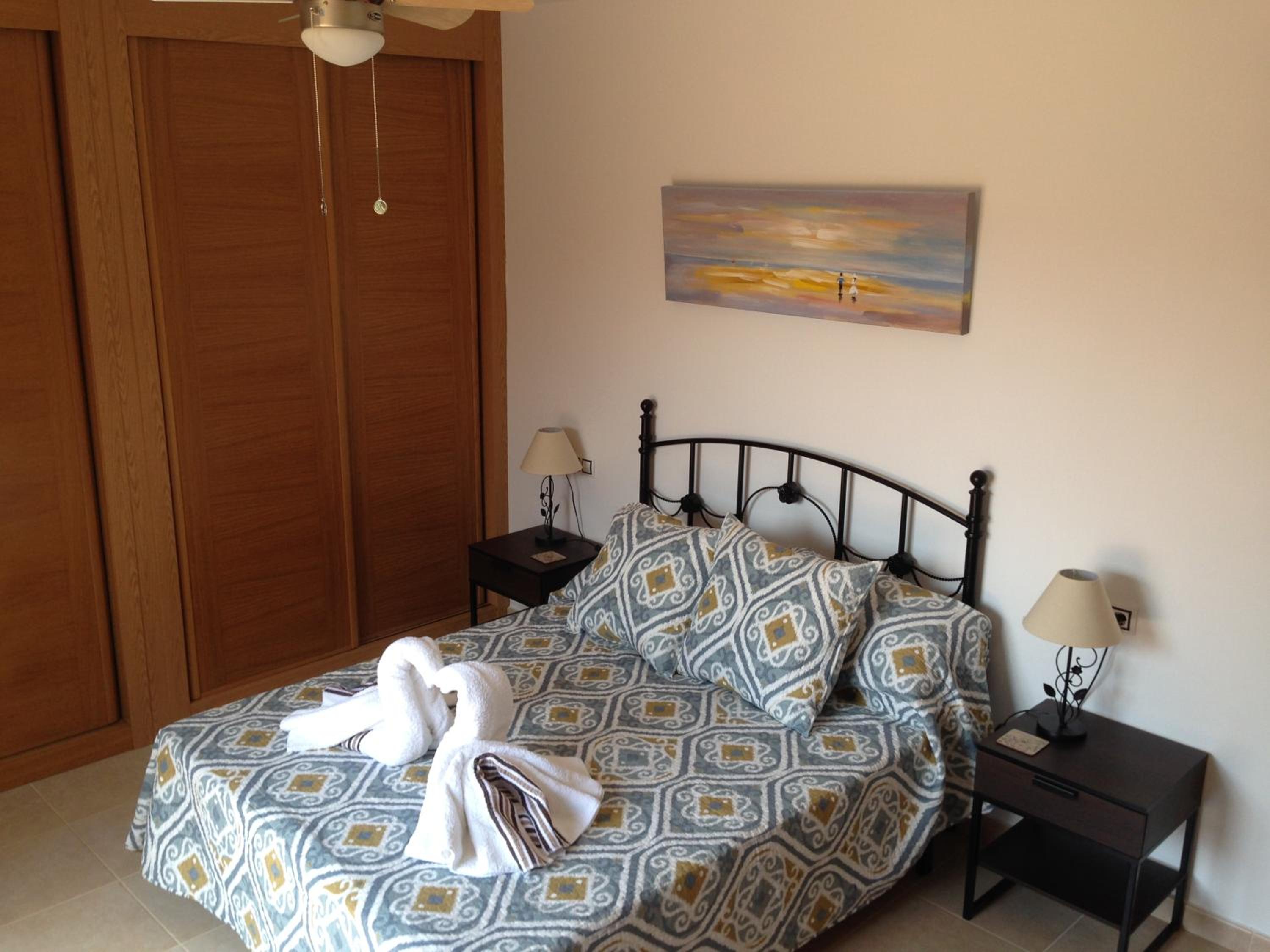 VV Registered Spacious Superb South facing apartment