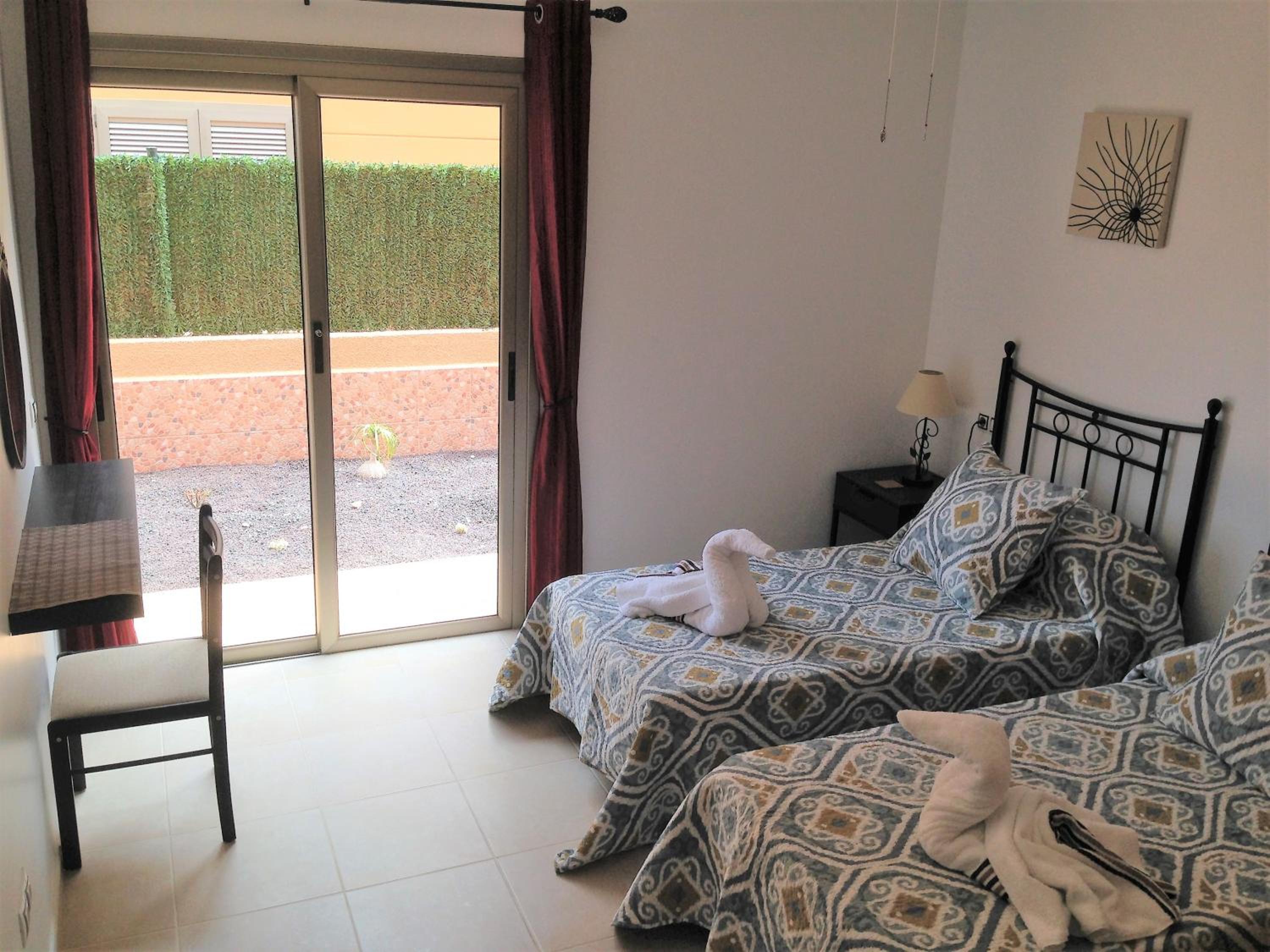 VV Registered Spacious Superb South facing apartment