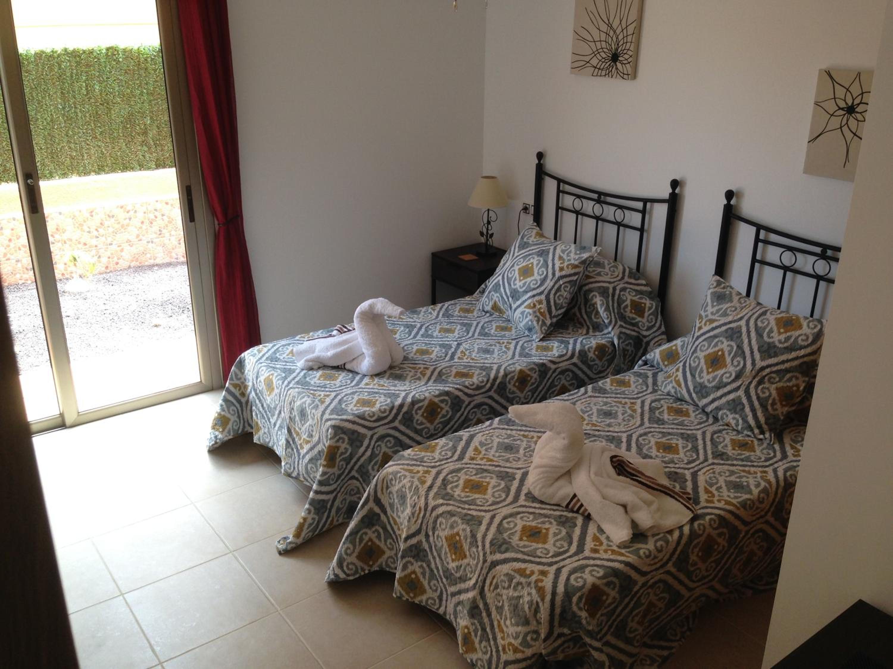 VV Registered Spacious Superb South facing apartment