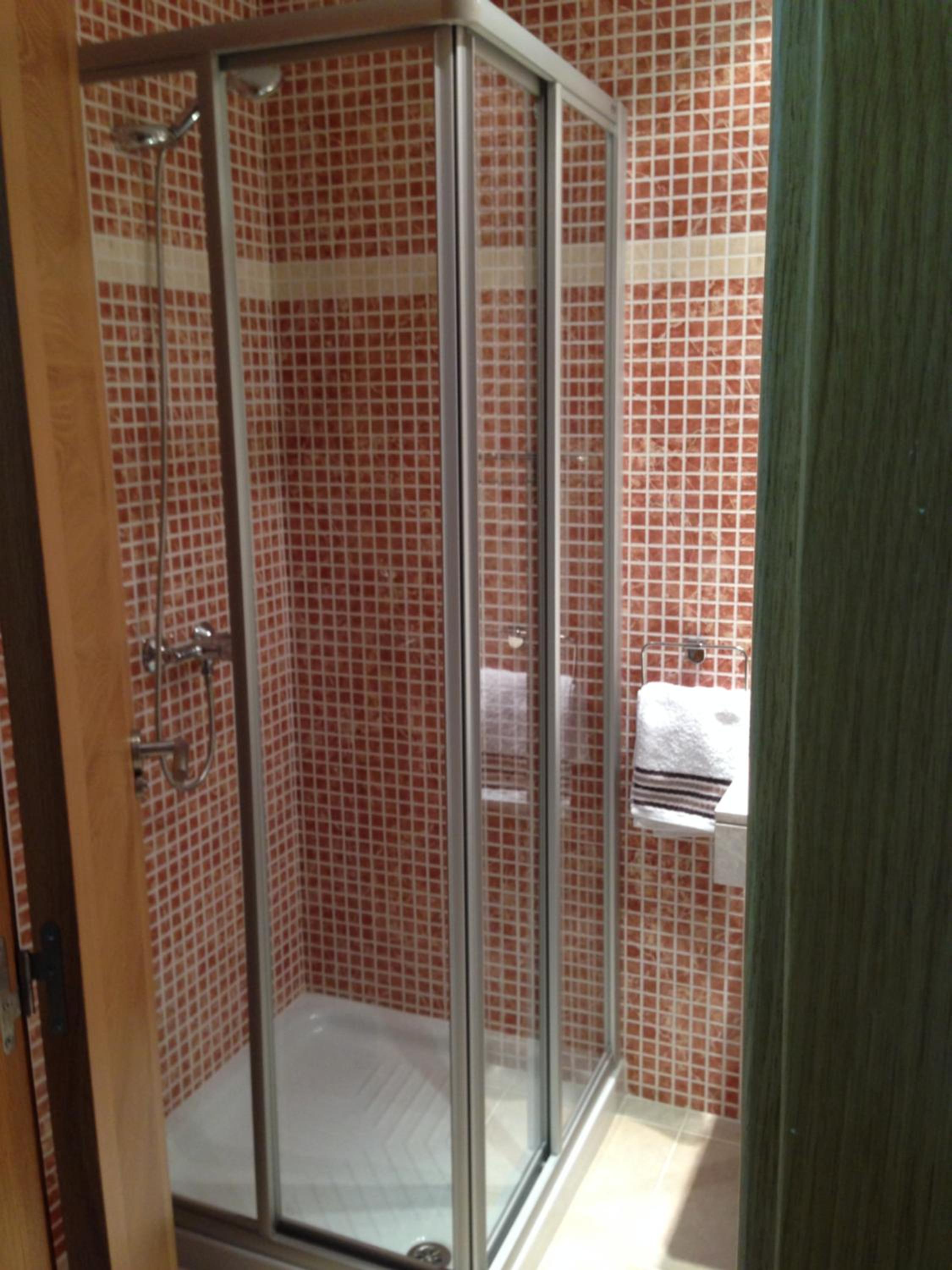 VV Registered Spacious Superb South facing apartment