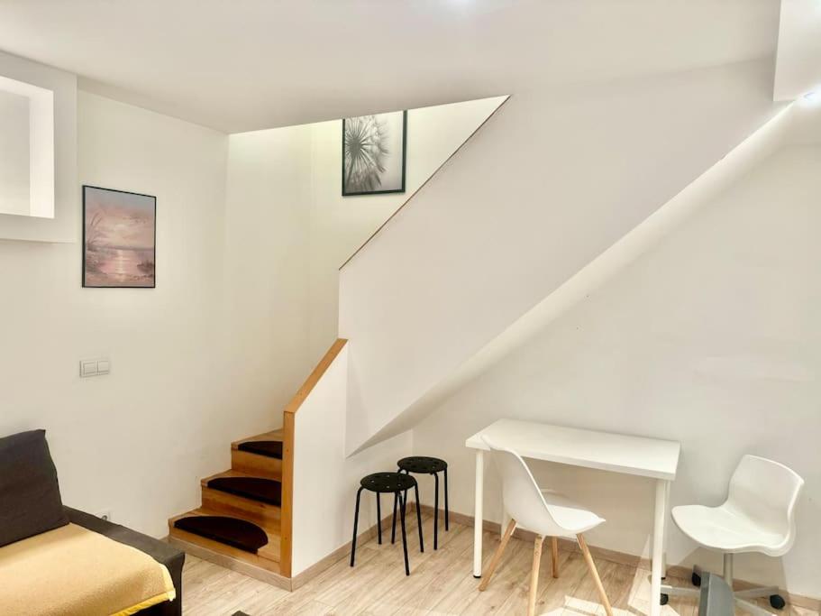 R8 Central 2BR Free Parking view 5