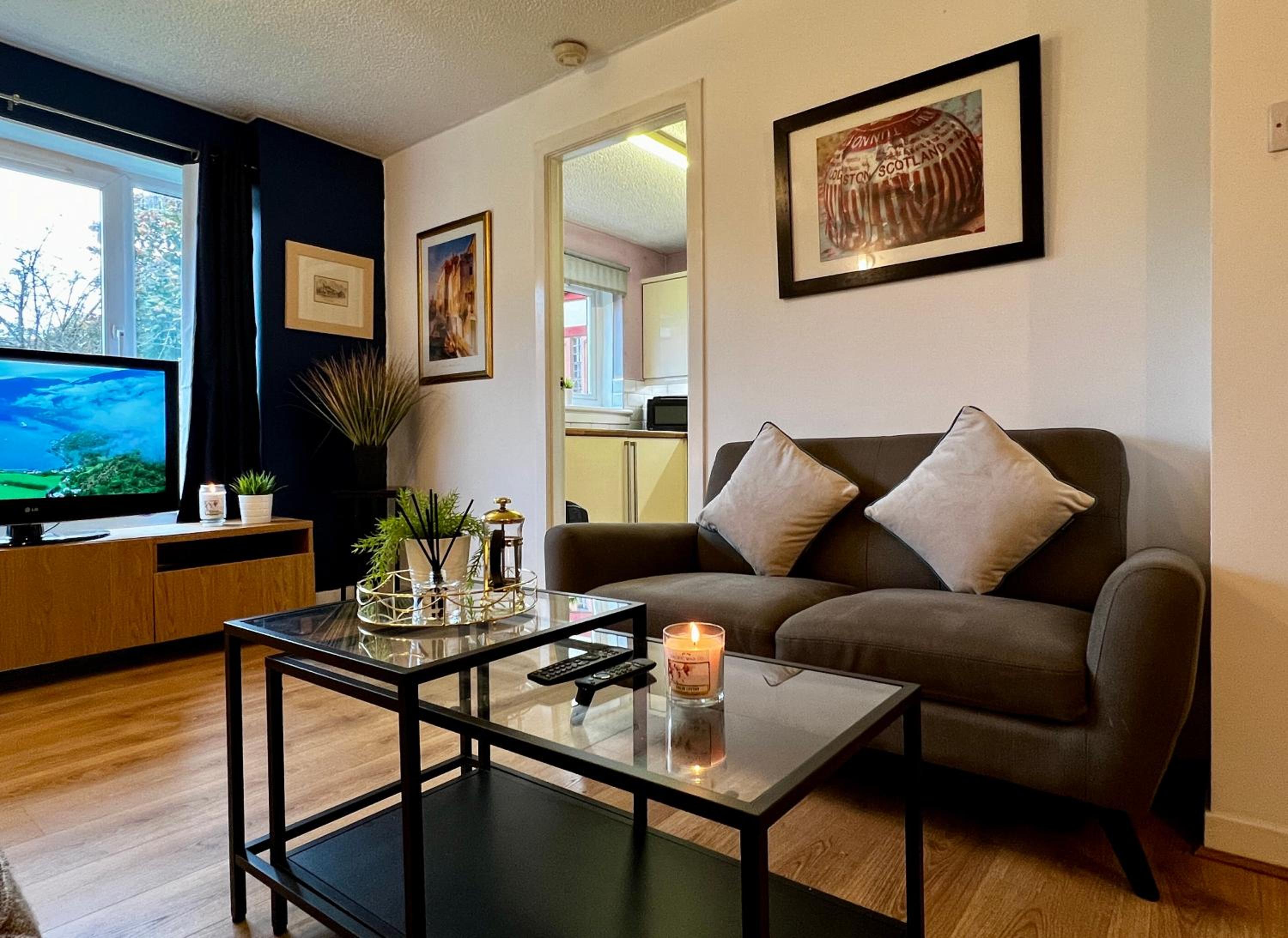 Ground Floor Flat with Free Parking & WiFi view 4