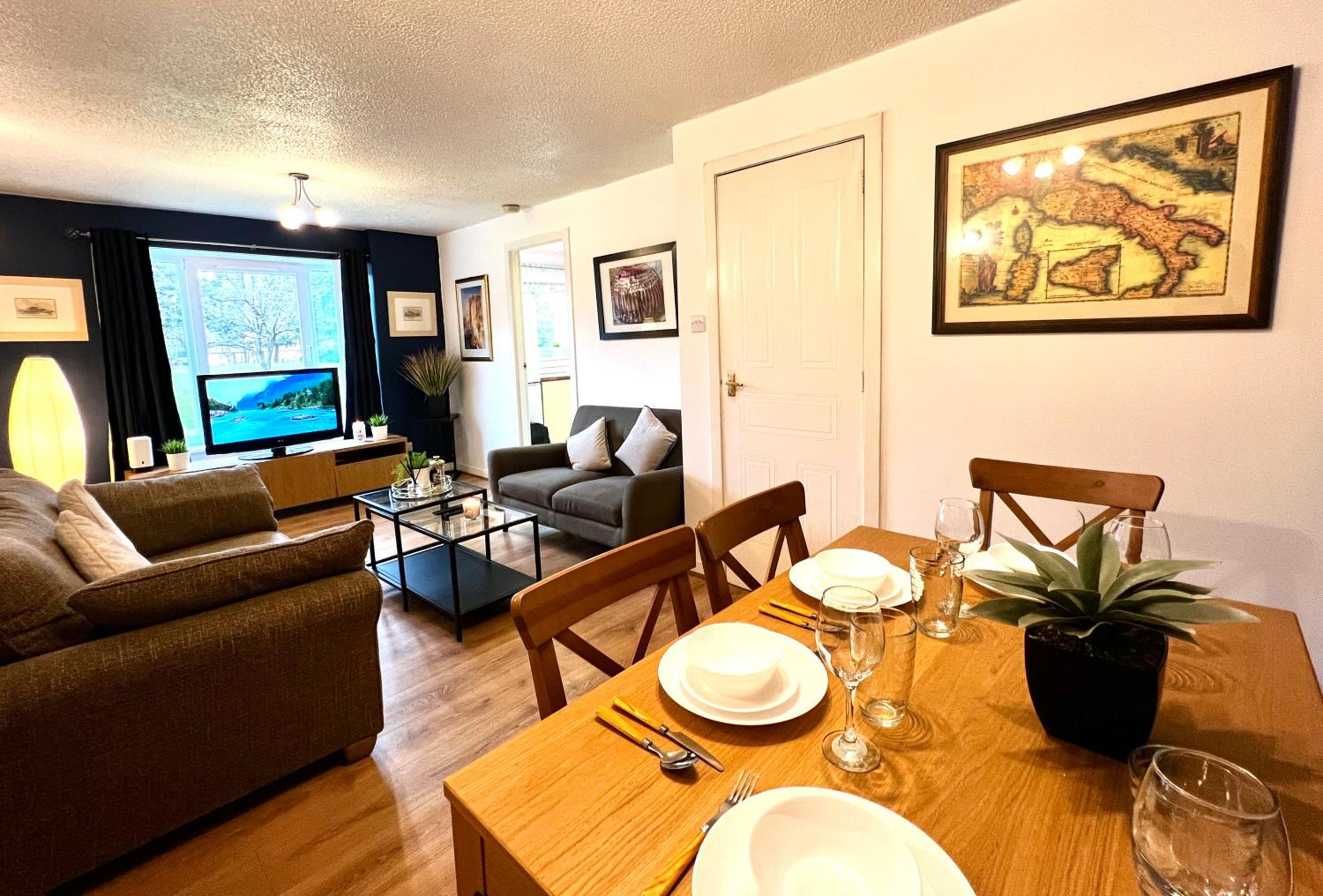 Ground Floor Flat with Free Parking & WiFi view 3