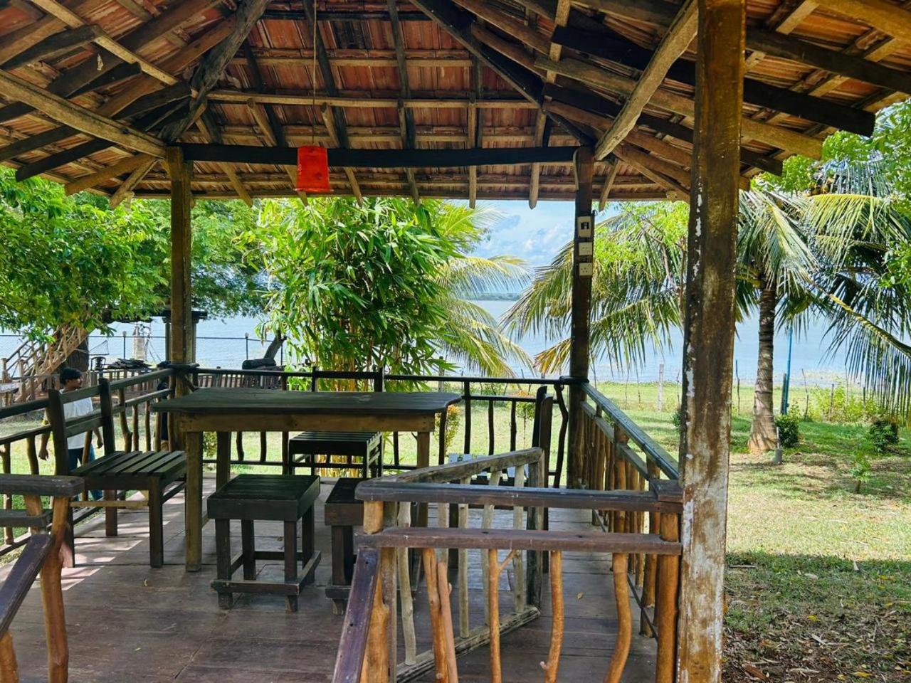 Technic Wadiya Lake Resort with Kabana,Rooms,Unique Treehouse Stay by the Lake, Near Mattala Airport, Hambantota view 2