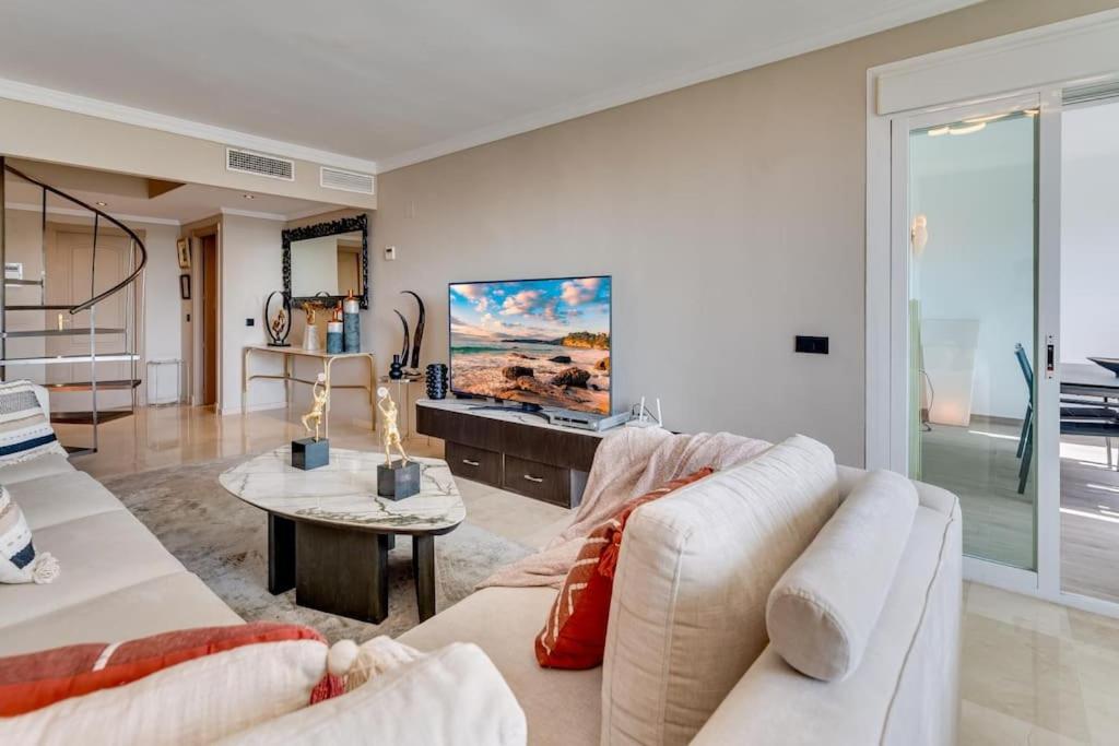 the diamond of banus with SEAVIEWS