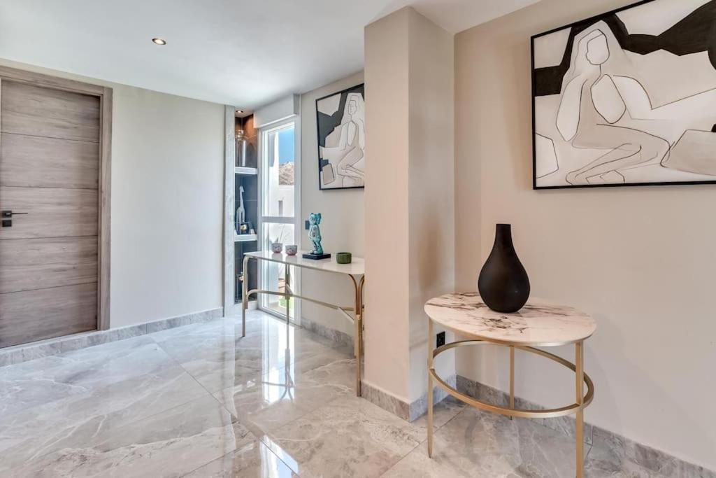 the diamond of banus with SEAVIEWS
