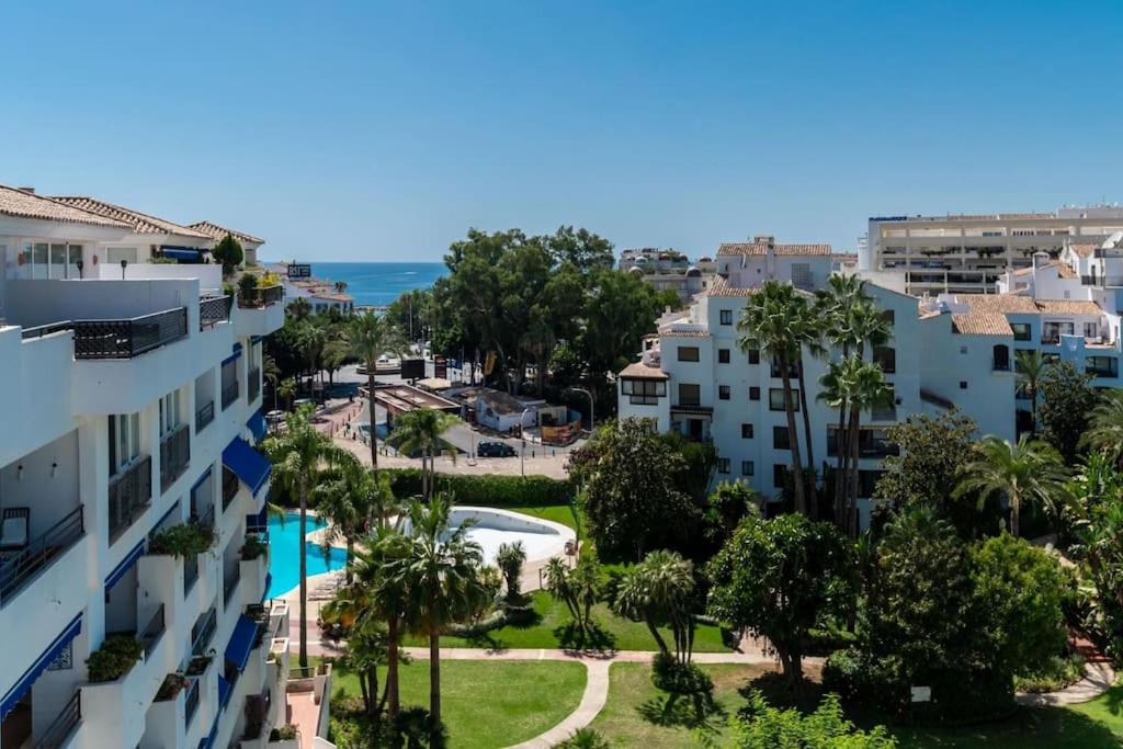 the diamond of banus with SEAVIEWS