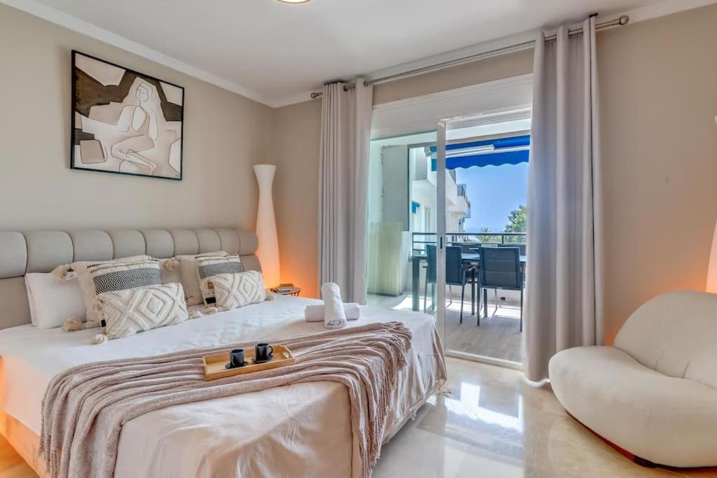 the diamond of banus with SEAVIEWS