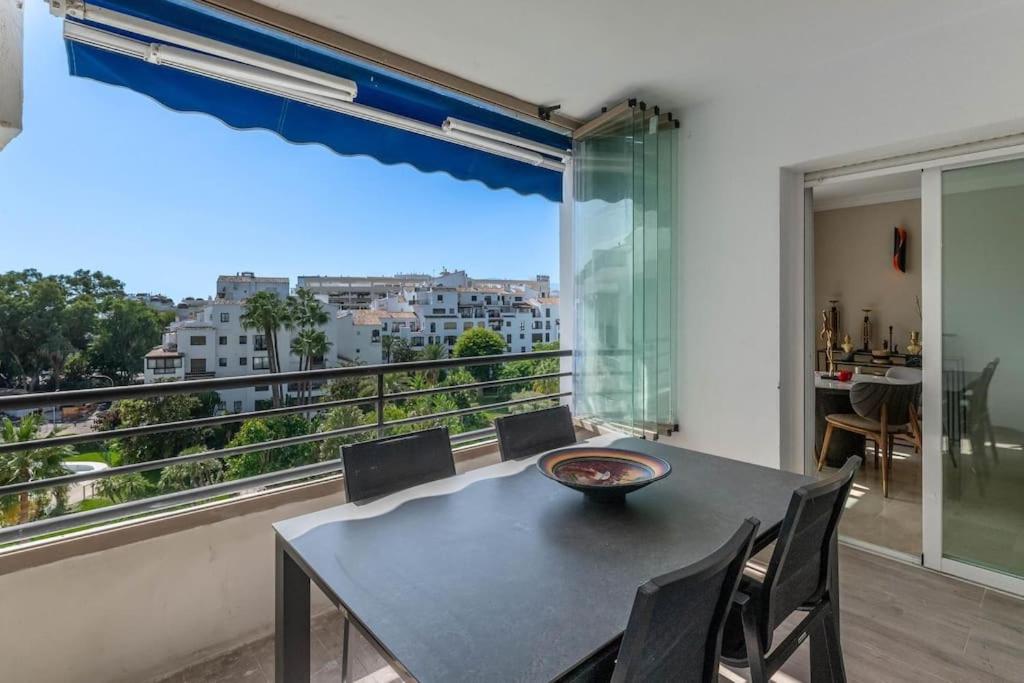 the diamond of banus with SEAVIEWS