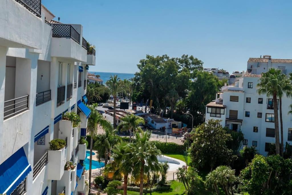 the diamond of banus with SEAVIEWS