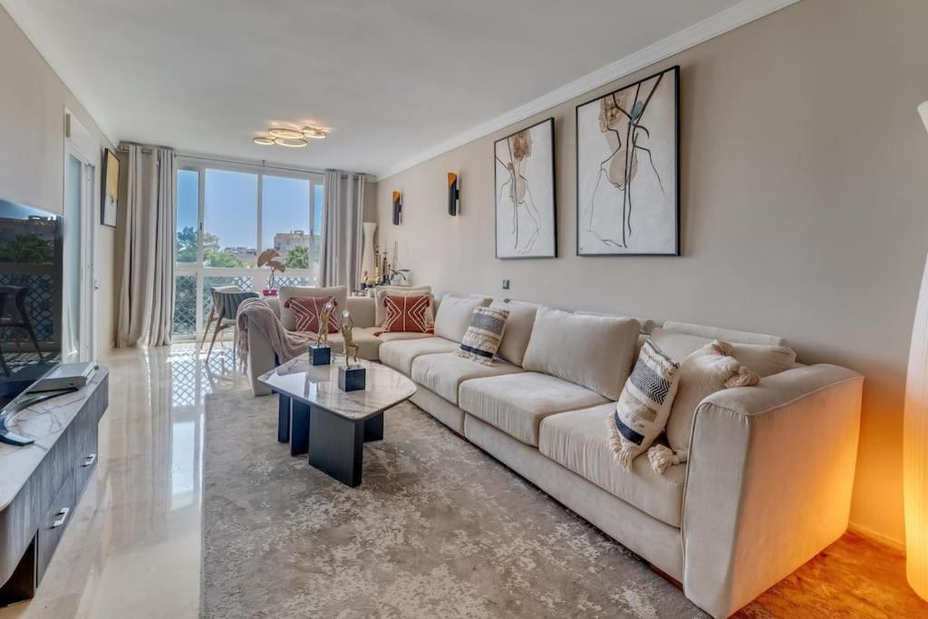 the diamond of banus with SEAVIEWS