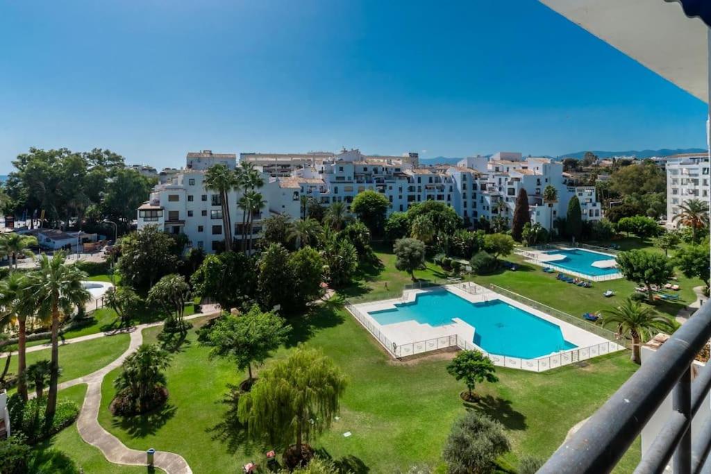 the diamond of banus with SEAVIEWS