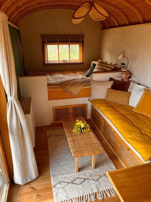 Roulotte en bois tout confort