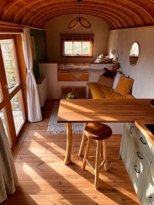 Roulotte en bois tout confort