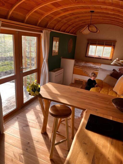 Roulotte en bois tout confort