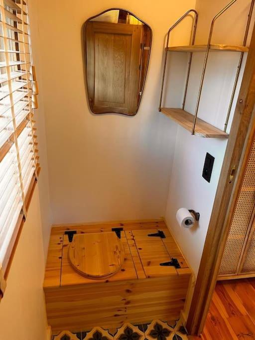 Roulotte en bois tout confort