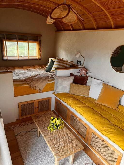 Roulotte en bois tout confort