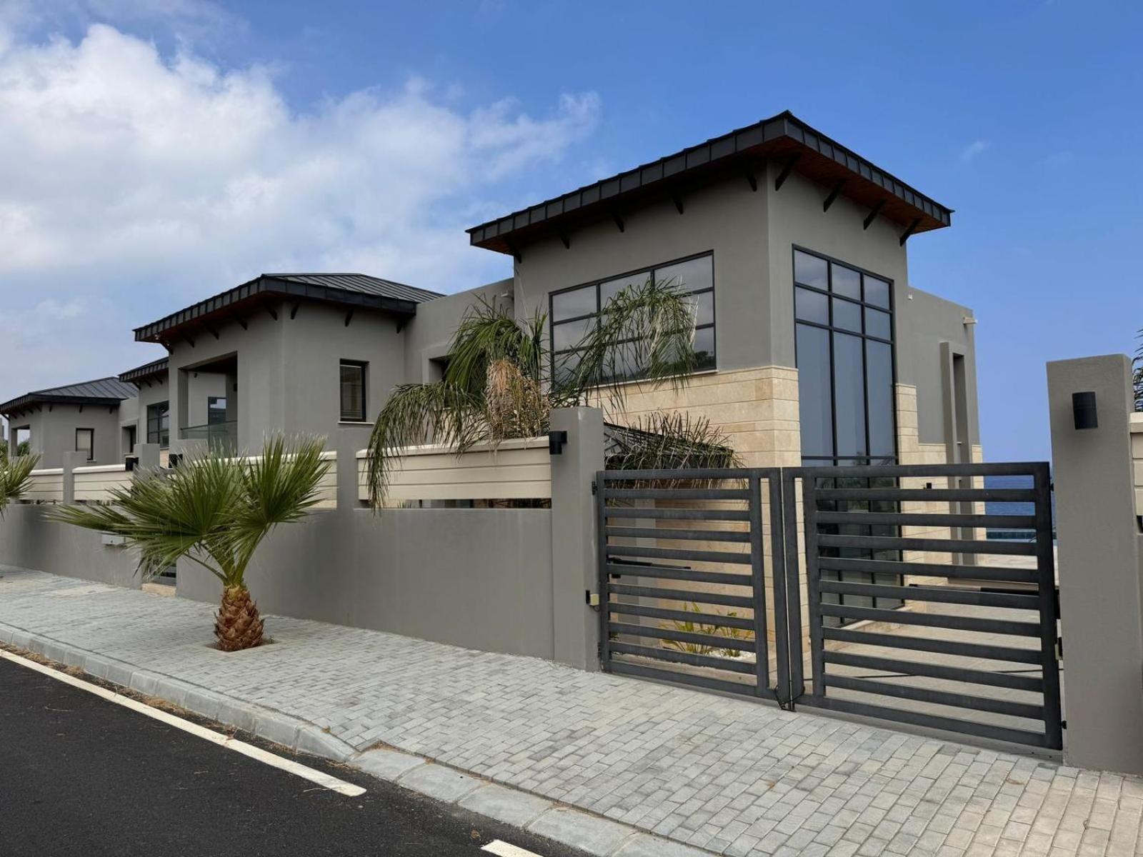 Suat Houses