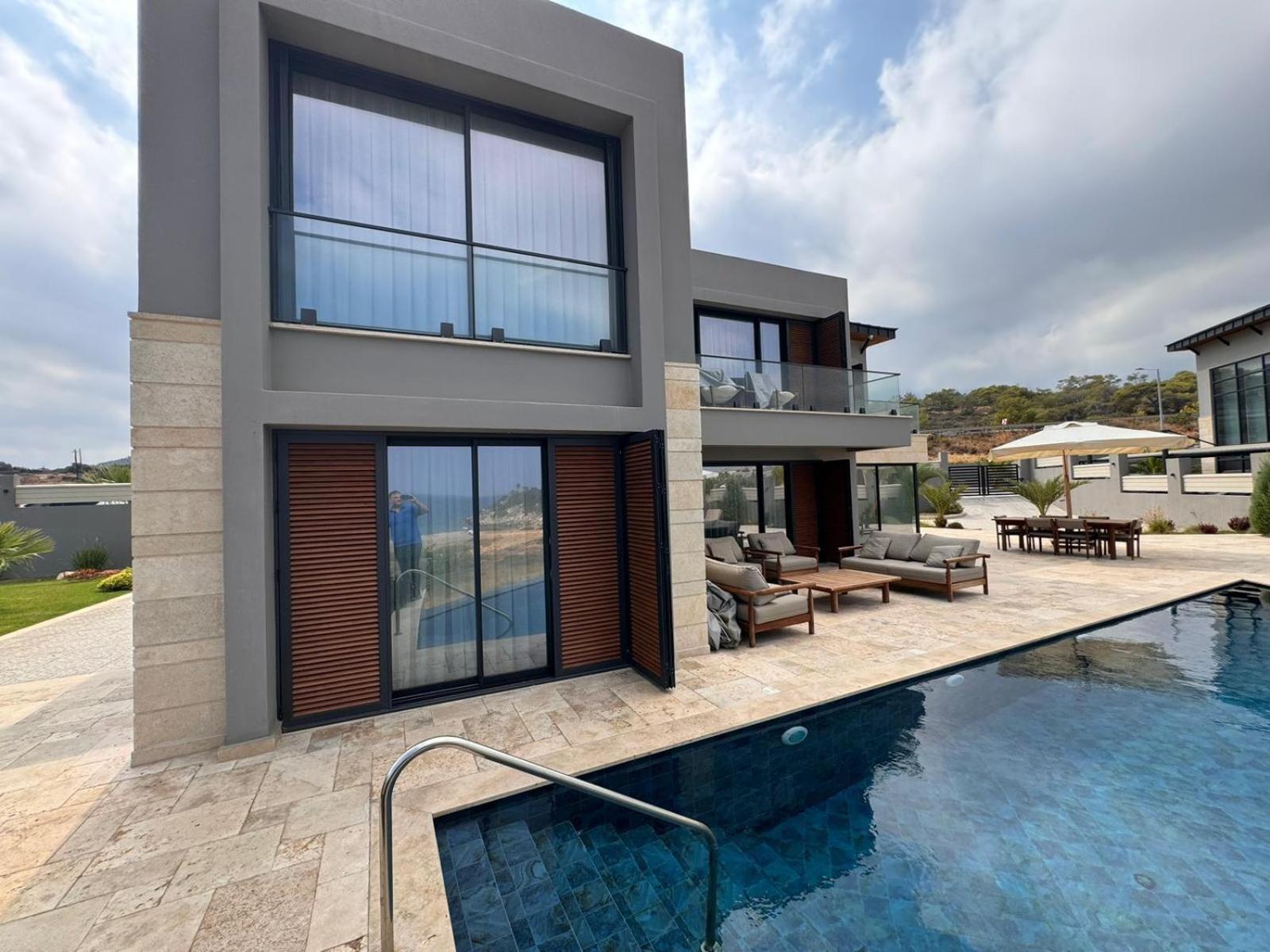 Suat Houses
