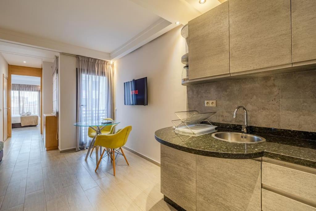 Cozy and luxurious appartment Swimming pool Center of Marrakech view 4