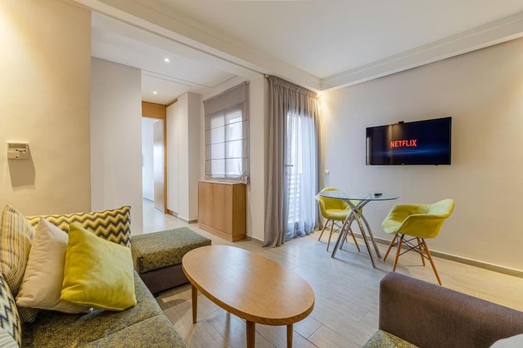 Cozy and luxurious appartment Swimming pool Center of Marrakech view 5