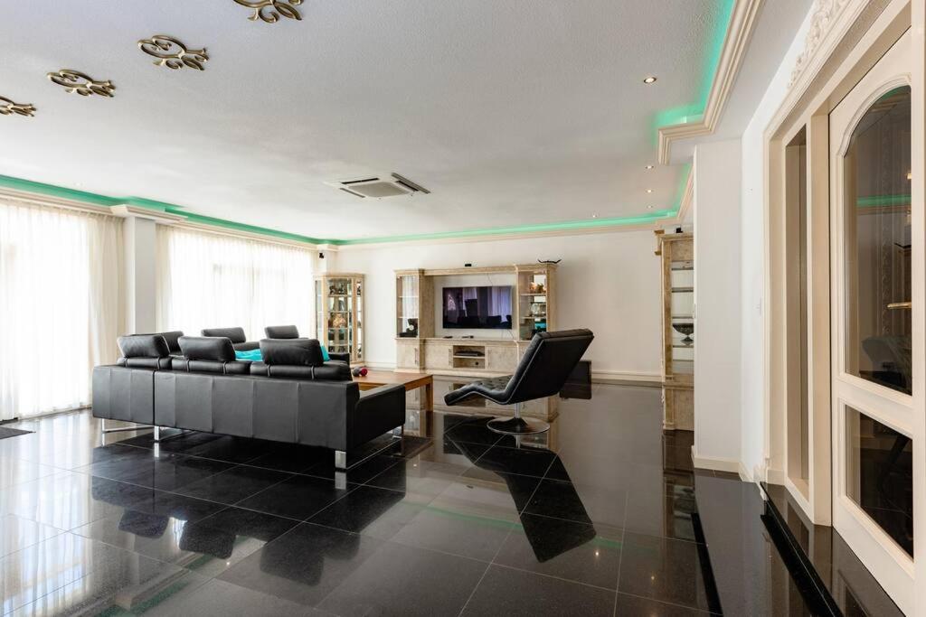 La Casa Piu Bella where the customer is king