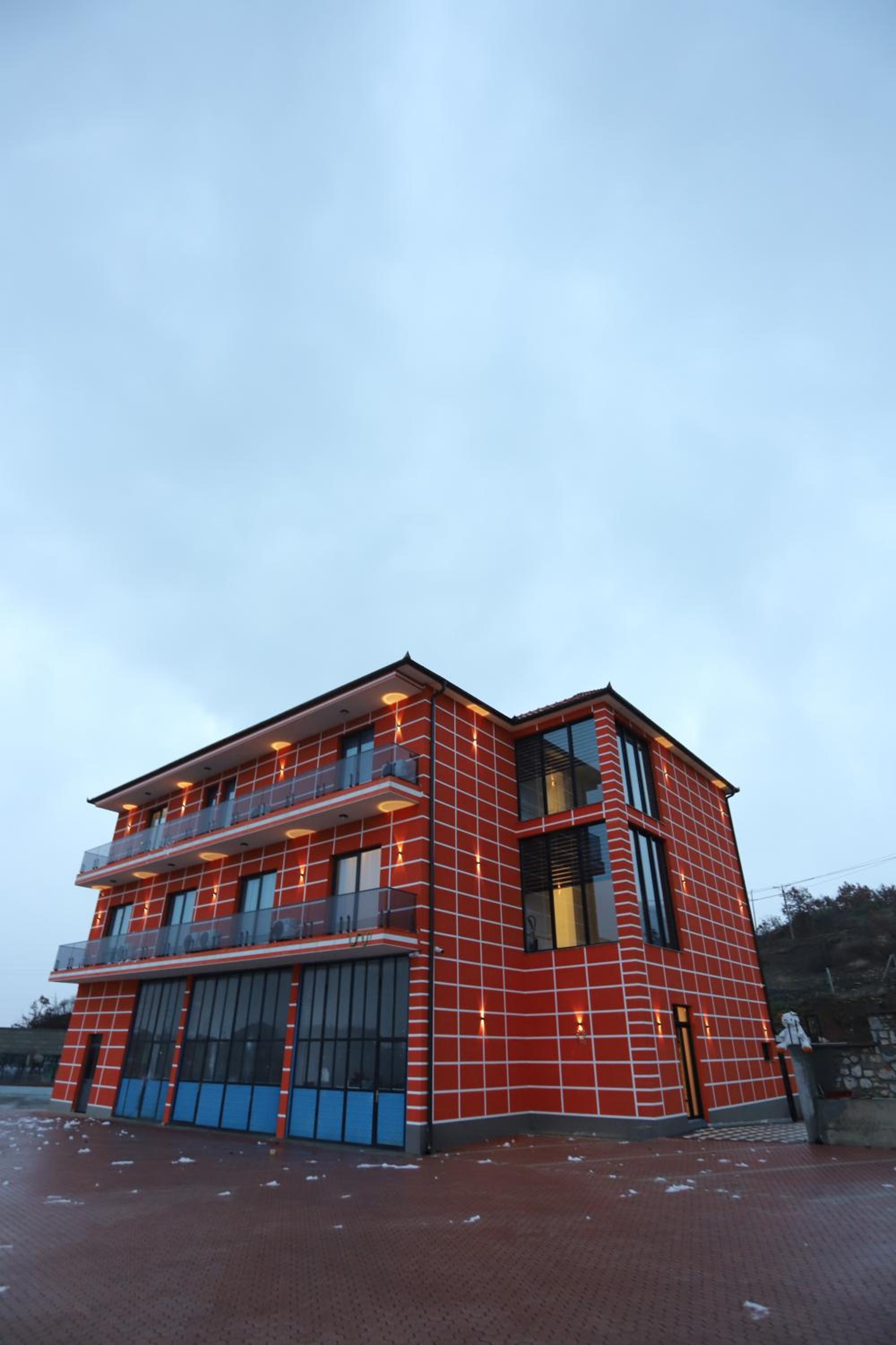 Hotel Shatri Hotel - Image 1