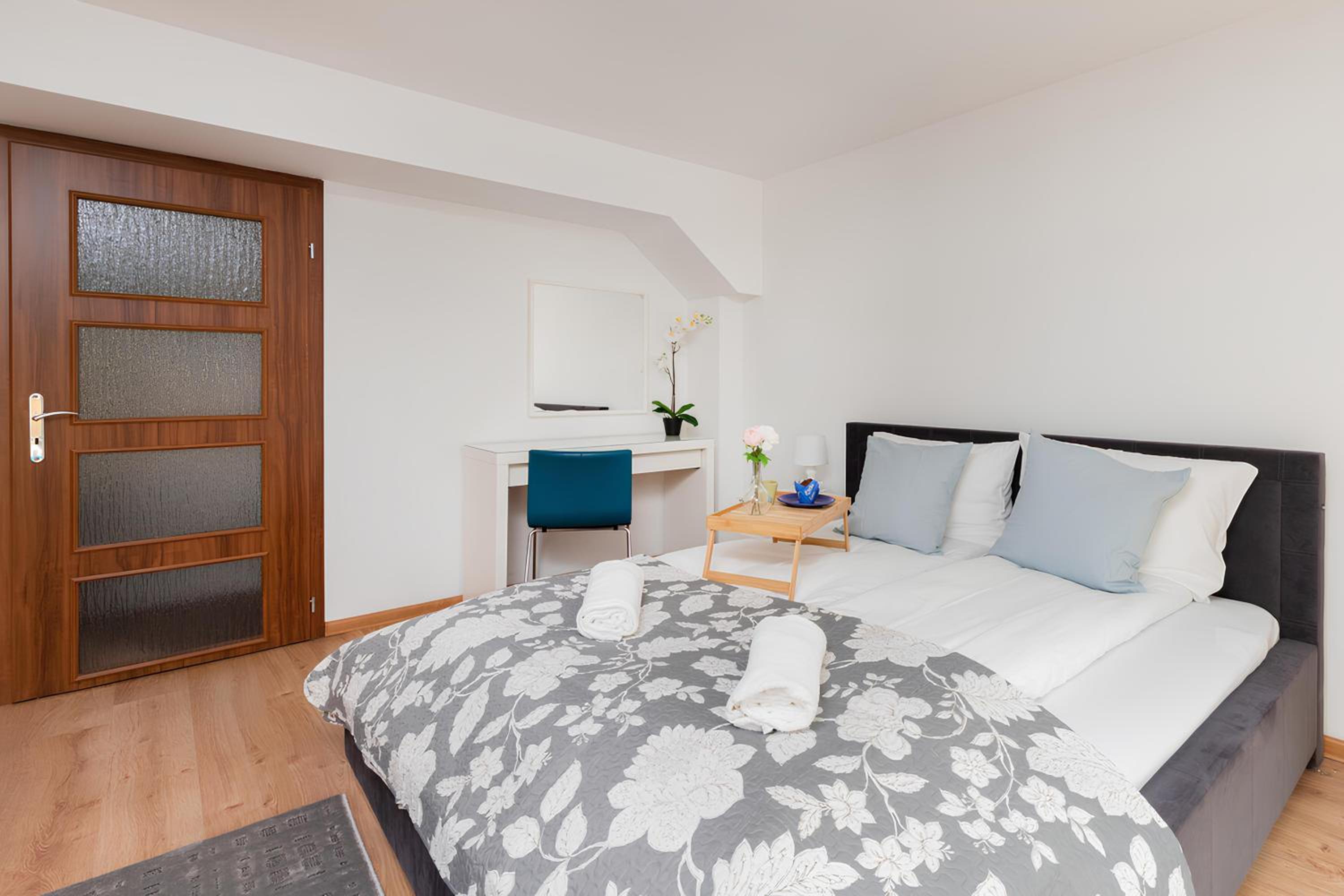Flatbook - Old Town Apartments Ogarna