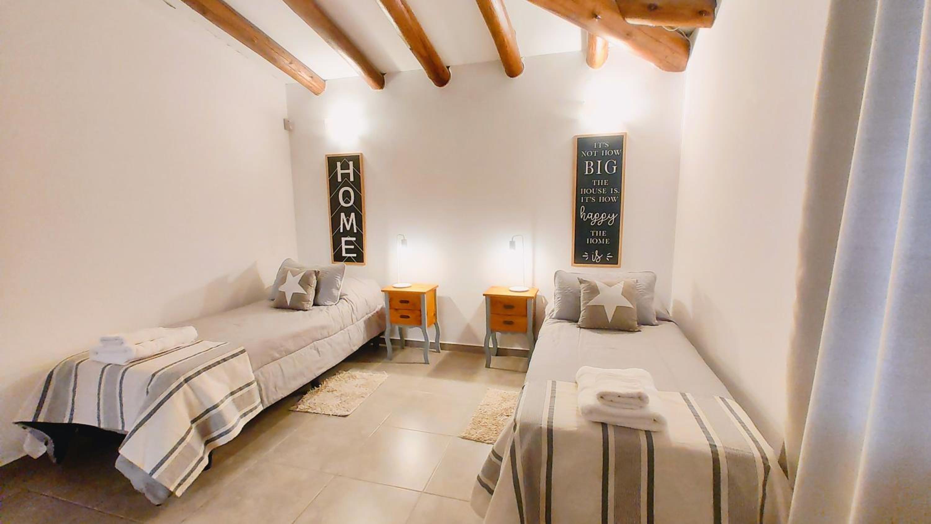 La Isolina Chacras, jardín, parrilla y naturaleza!