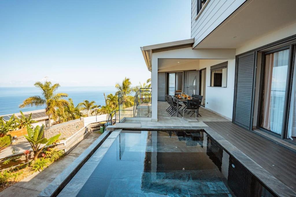 Villa Bleue Camaieu- Piscine chauffée, vue mer - main view