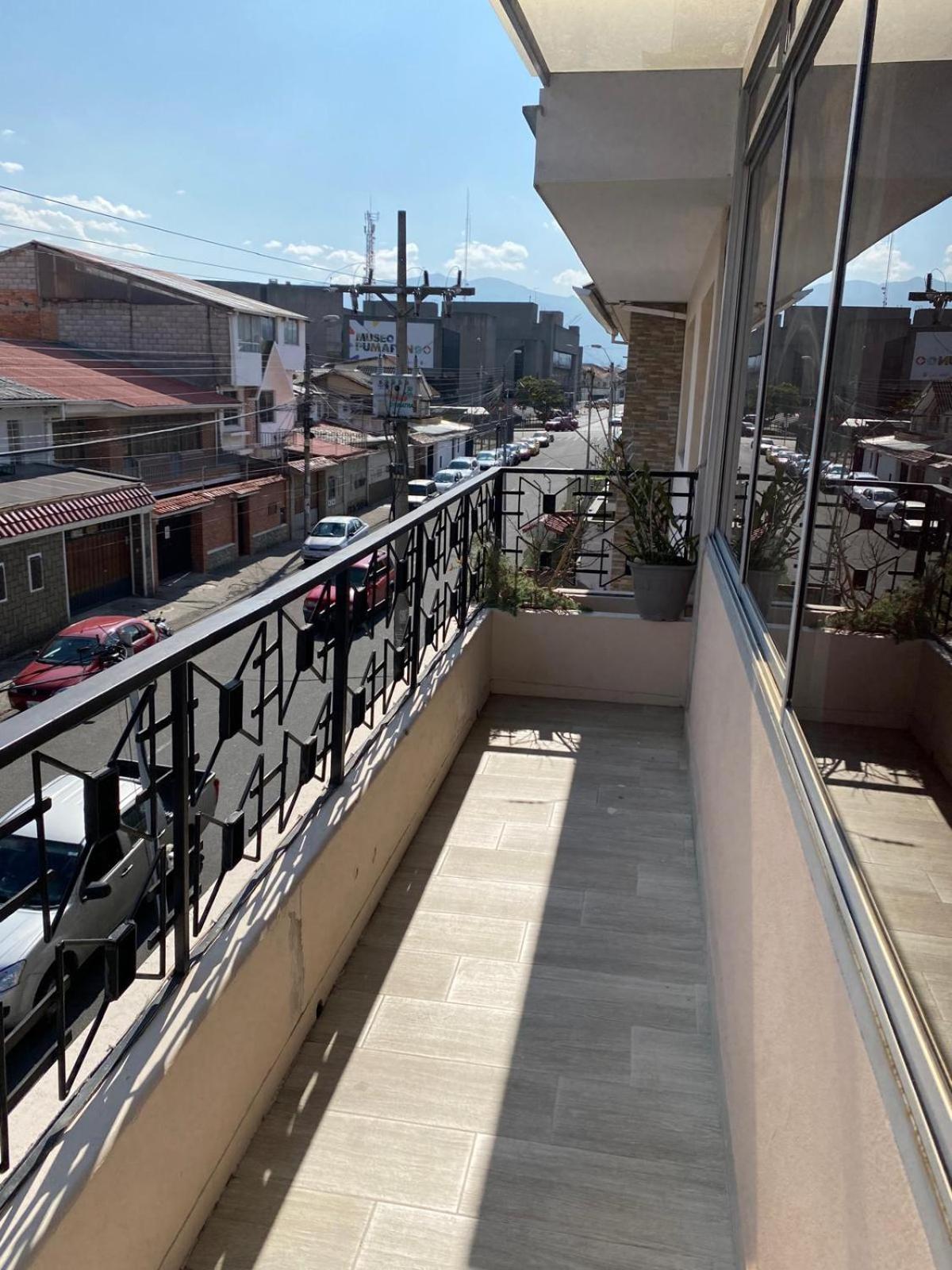 Encantador Departamento con Terraza y muebles elegantes VII