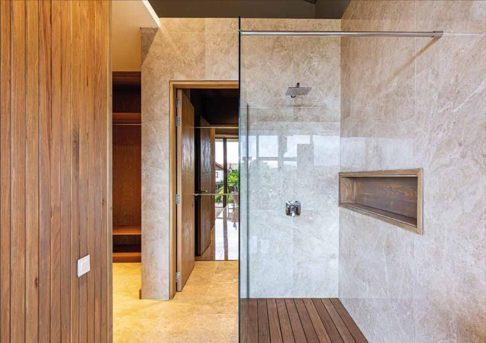 Villa One by IHR photo 2