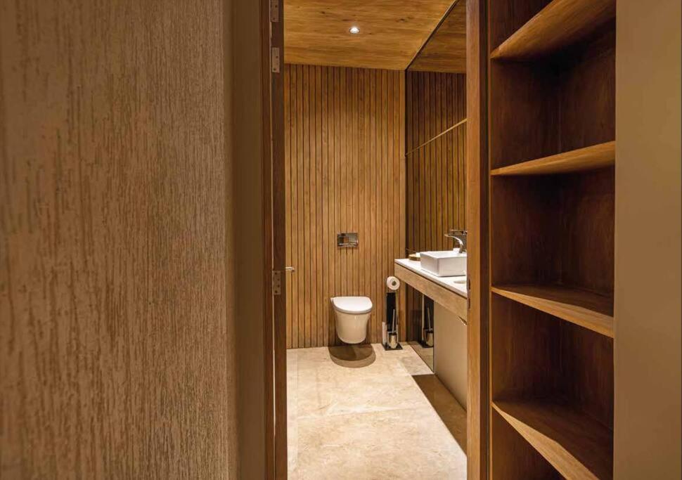 Villa One by IHR photo 3