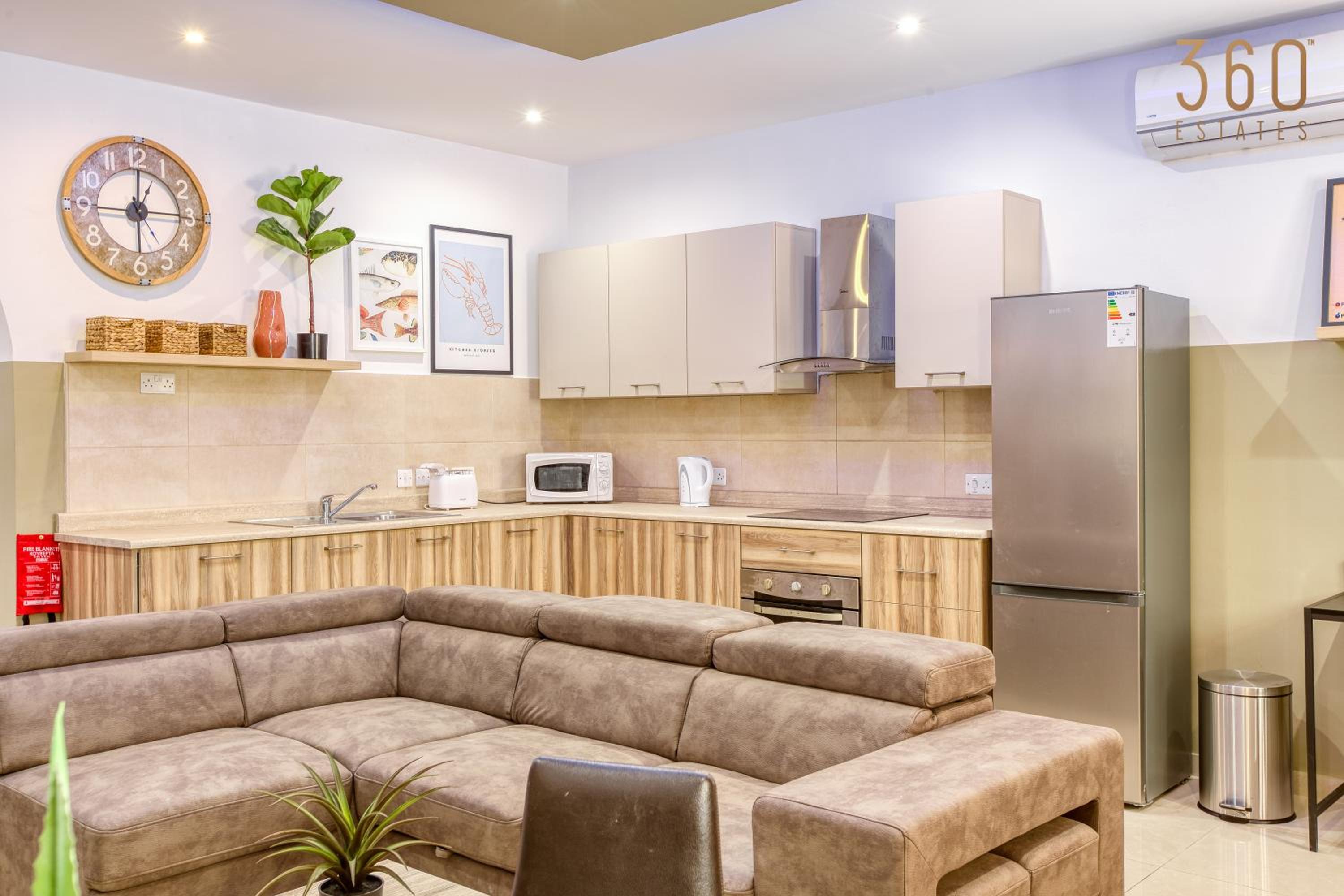 Modern 2BR Apt with backyard in vibrant St Julians by 360 Estates photo 4