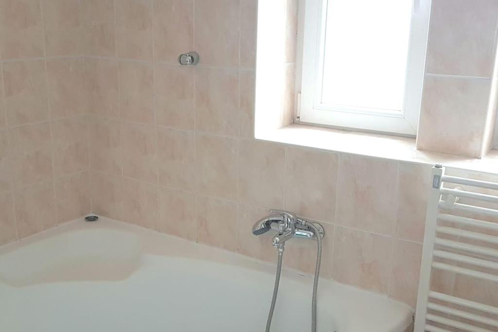 Cosy flat in a quiet location with free parking view 4