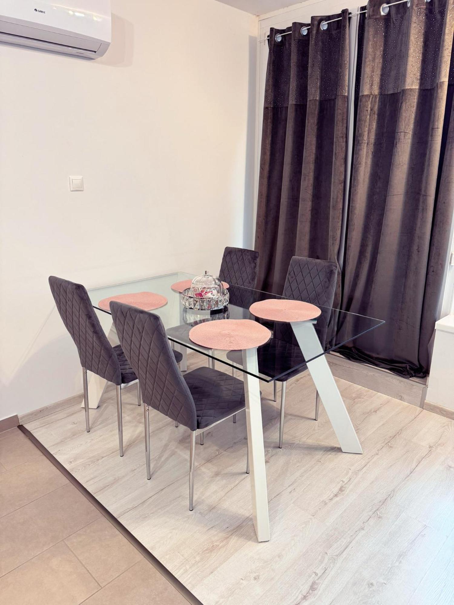 Exclusive Family Apartman view 4