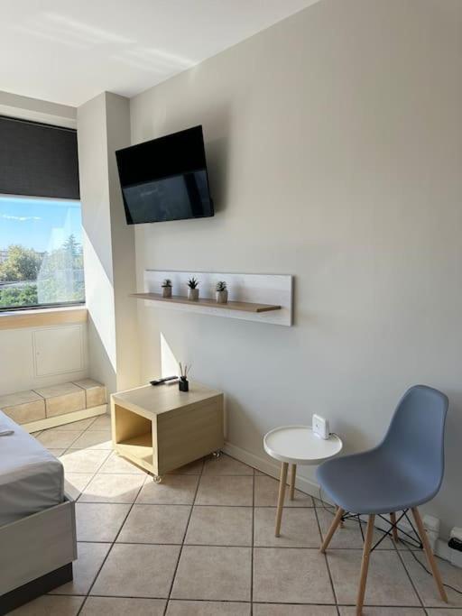 hotel room