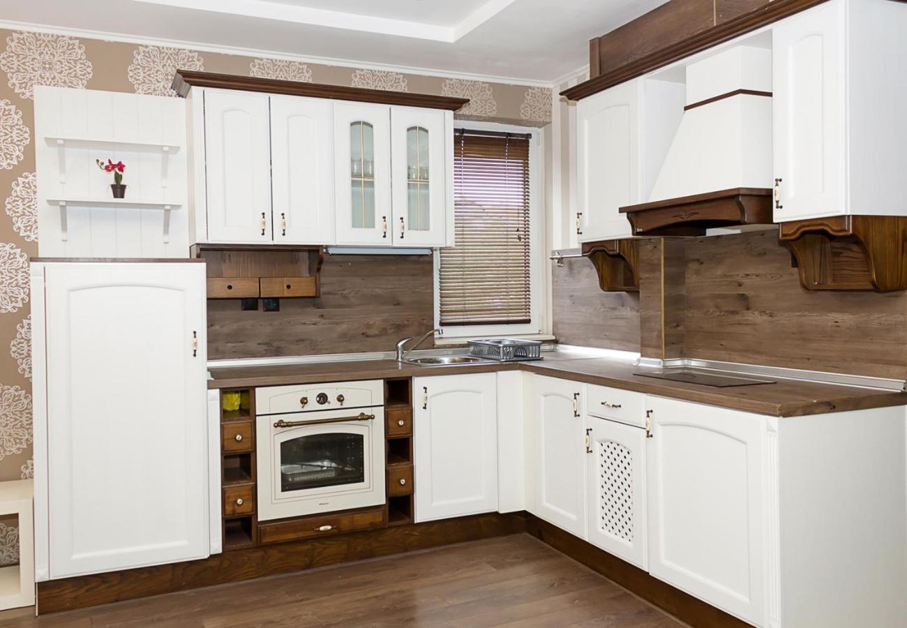 Peaceful Three-Bedroom in Briz, Varna by Flat Mаnаger