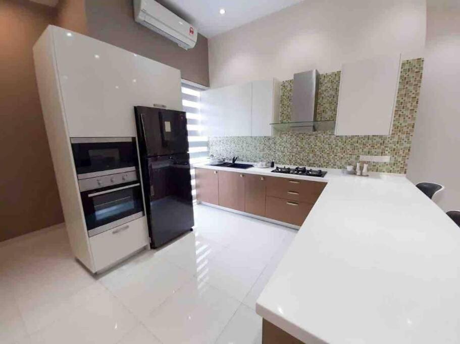 A Supercar themed apartment located in Colombo view 2