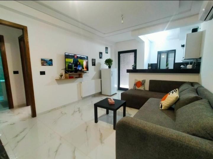 Afef D1 view 3