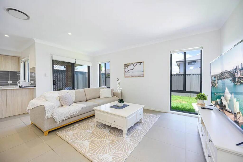 Sydney Cobbitty 4bed house,close Oran Park
