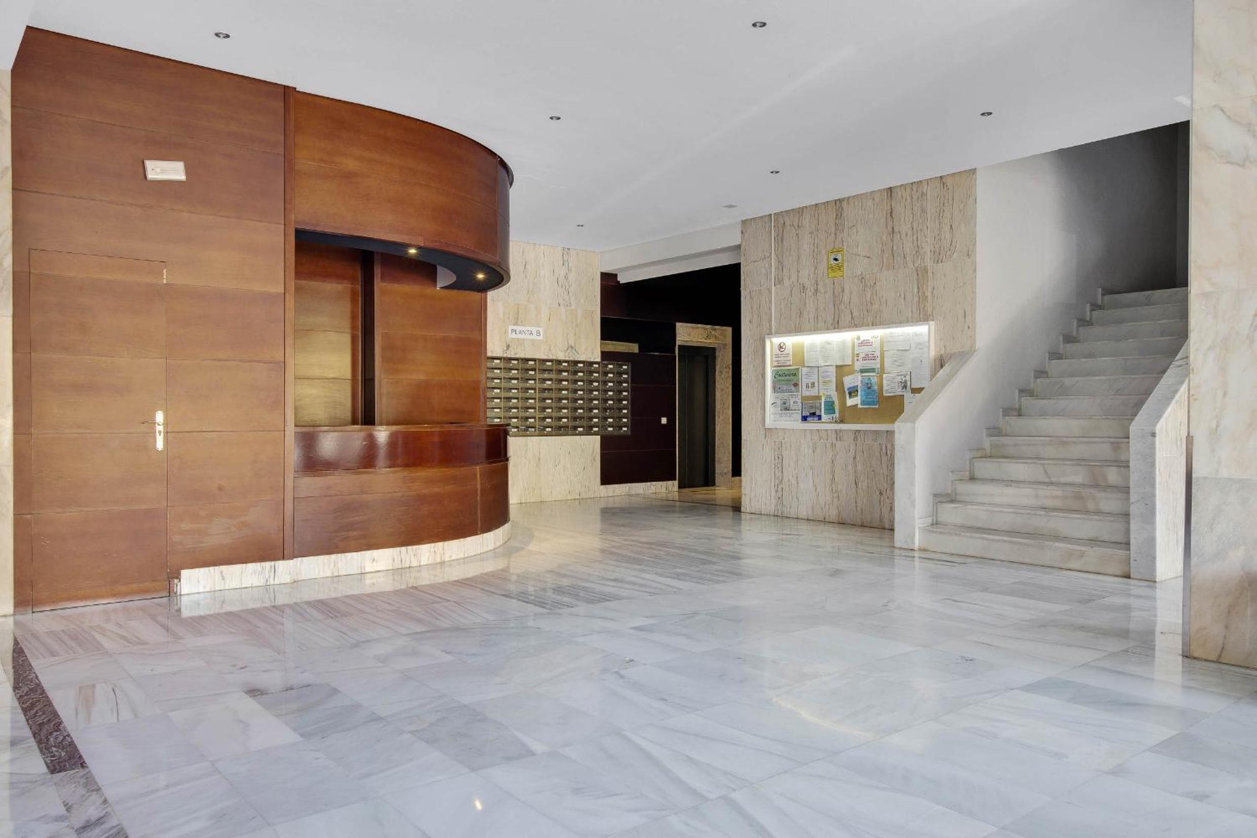Apartamento para 6 con Wifi, AC, Piscina y Parking gratis view 3