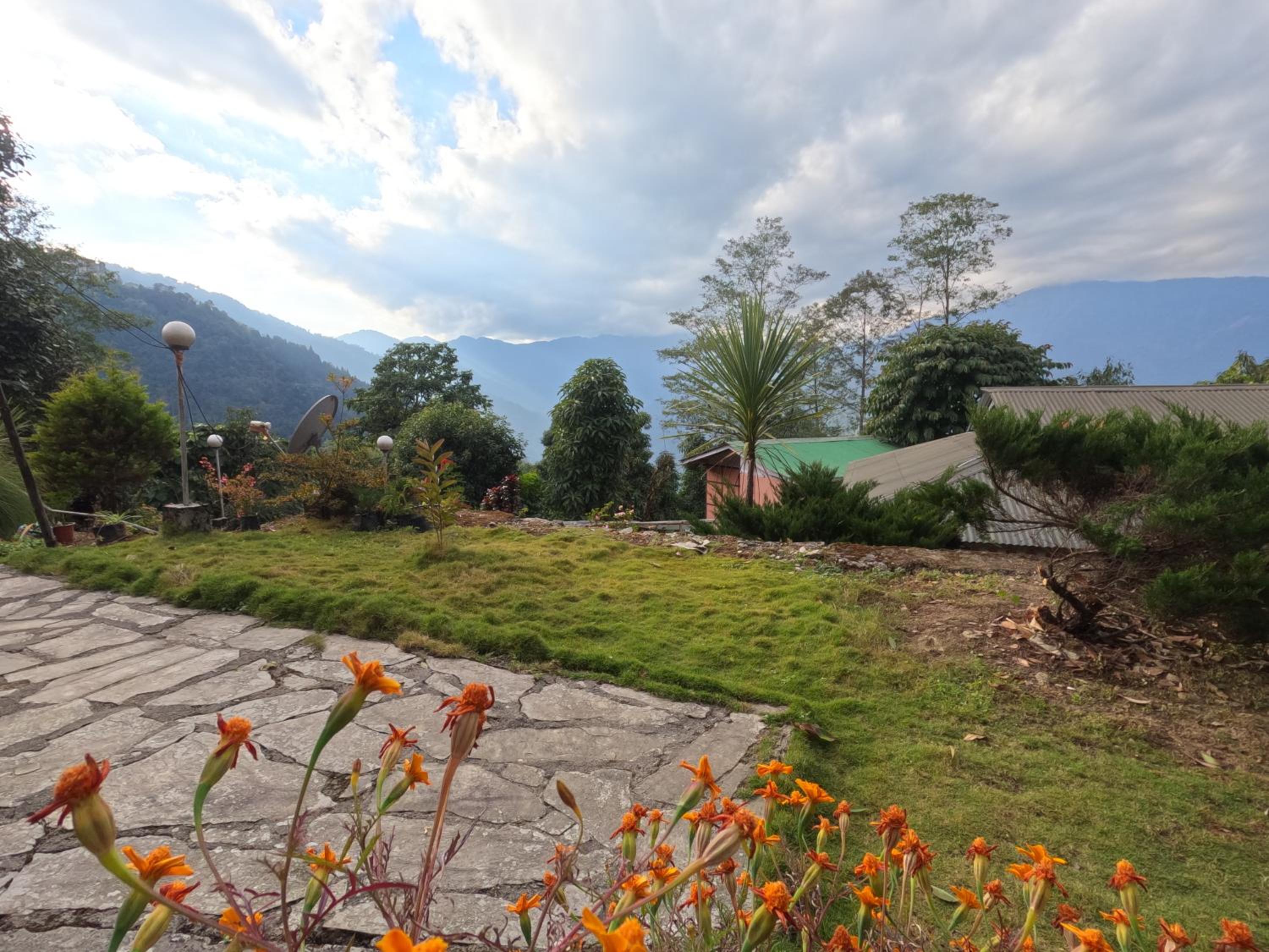 Lamthang Retreat