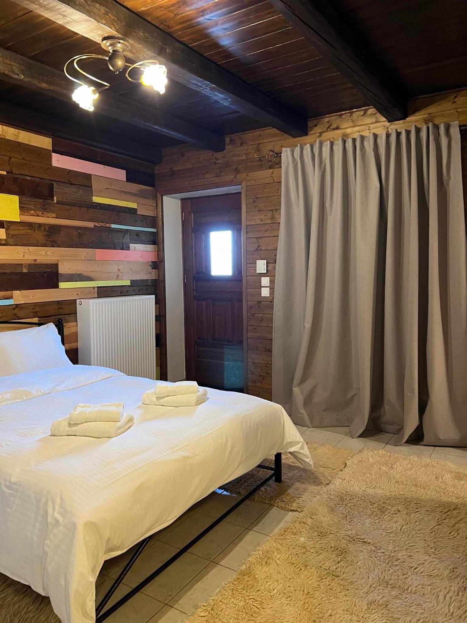 Ikojenia Traditional Lodge