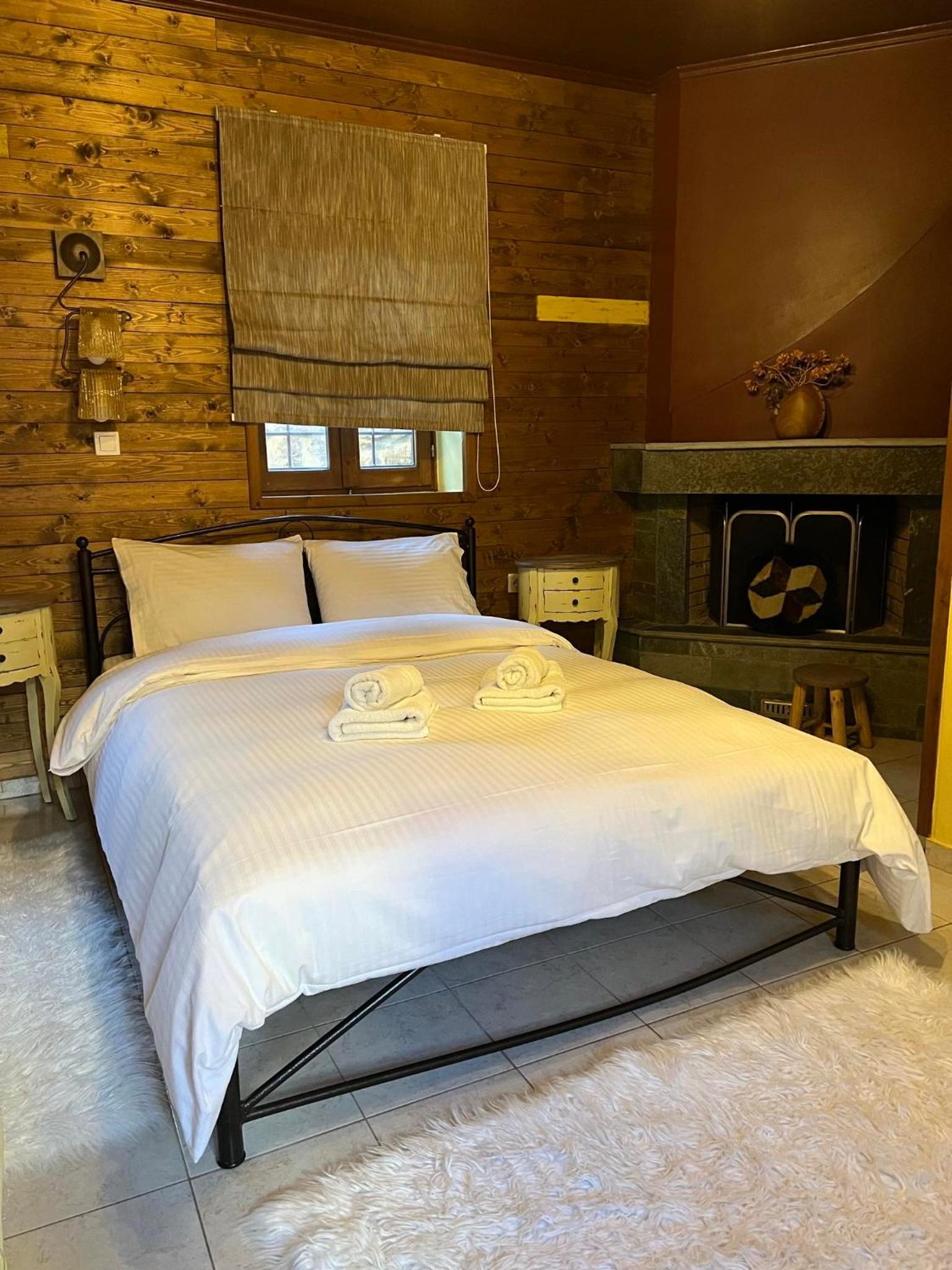 Ikojenia Traditional Lodge