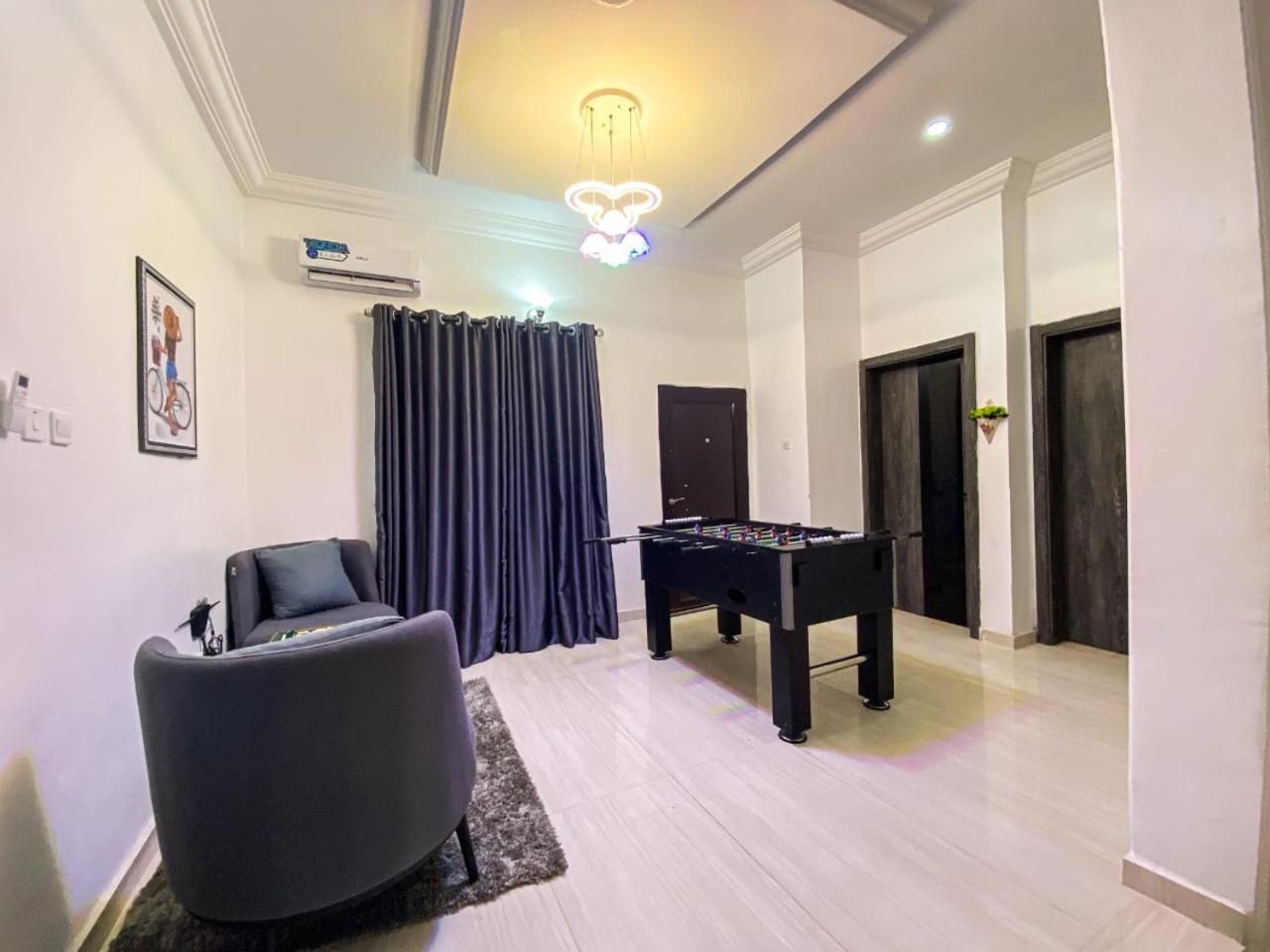 4 bedroom semi detached duplex view 3
