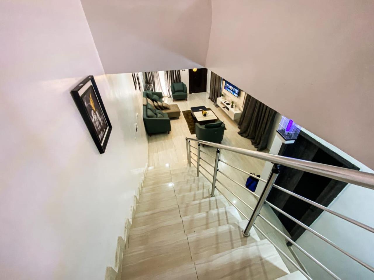 4 bedroom semi detached duplex view 4