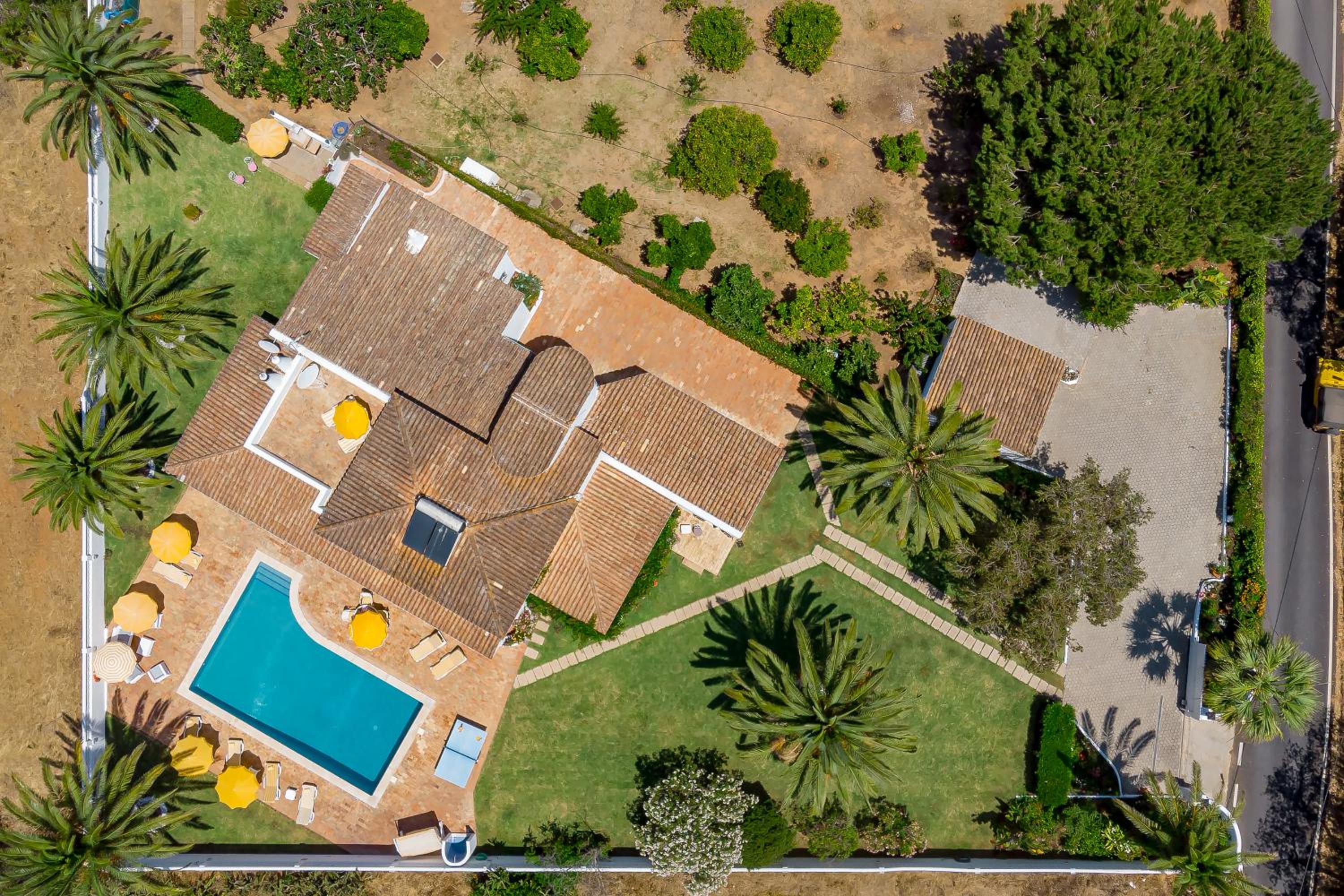 Albufeira Villa El-Gharb private 4 Bedrooms view 2